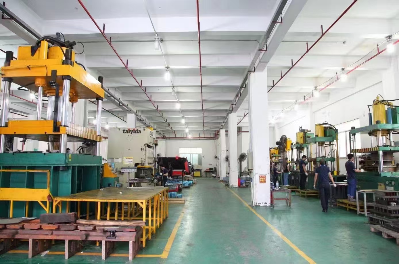 鵬豐精密-裝飾罩拉伸模具